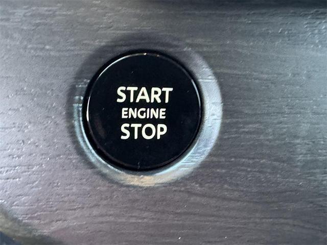 Photo of 2025 Everest White P Nissan Murano