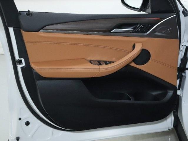 Photo of 2021 Mineral White Metallic BMW X3