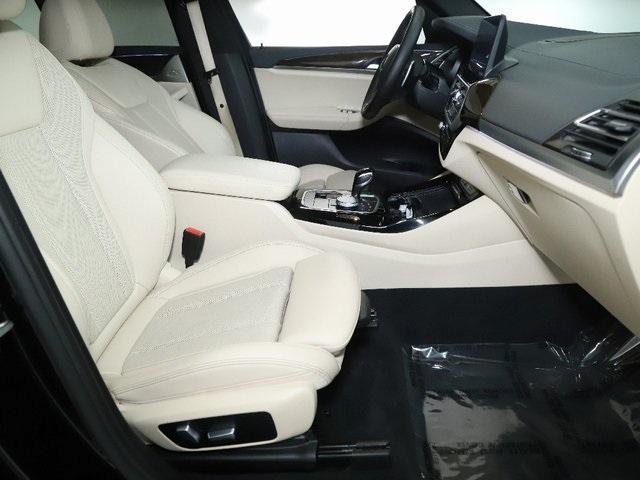 Photo of 2022 Black Sapphire Metallic BMW X3