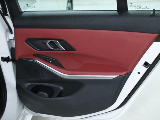Photo of 2025 Mineral White Metallic BMW 330