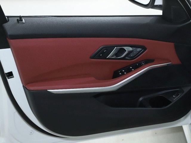Photo of 2025 Mineral White Metallic BMW 330