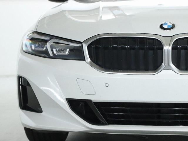 Photo of 2025 Mineral White Metallic BMW 330