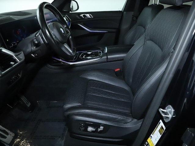 Photo of 2023 Carbon Black Metallic BMW X7