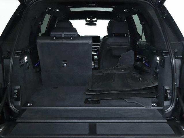 Photo of 2023 Carbon Black Metallic BMW X7
