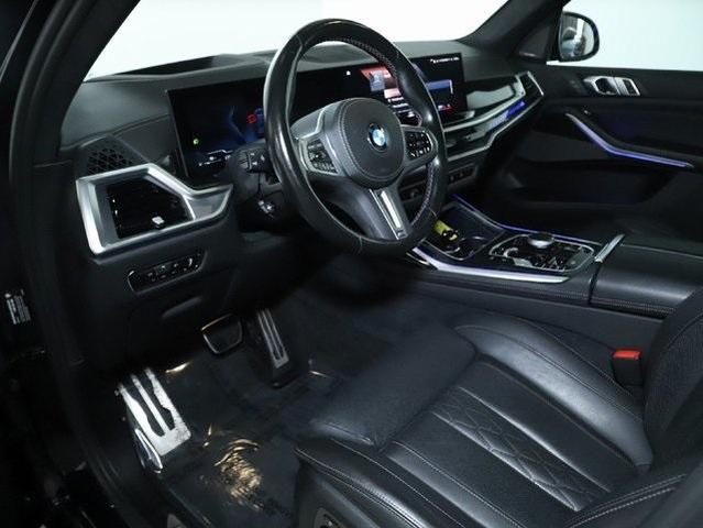 Photo of 2023 Carbon Black Metallic BMW X7