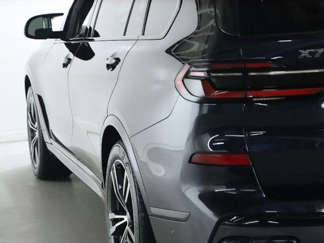 Photo of 2023 Carbon Black Metallic BMW X7