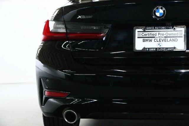 Photo of 2022 Jet Black BMW 330