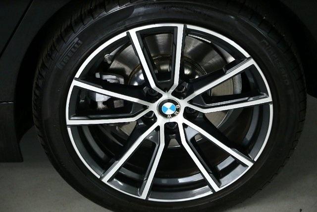 Photo of 2022 Jet Black BMW 330