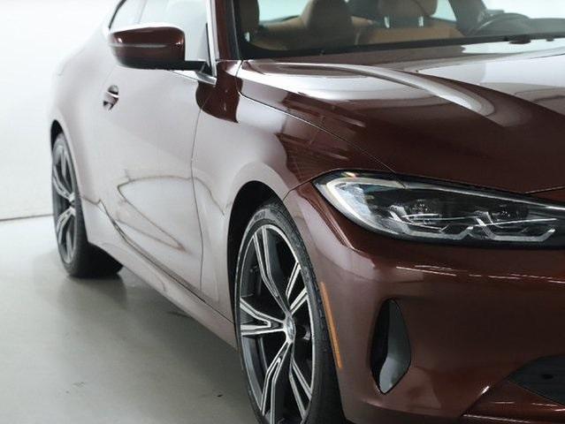 Photo of 2022 Aventurin Red Metallic BMW 430