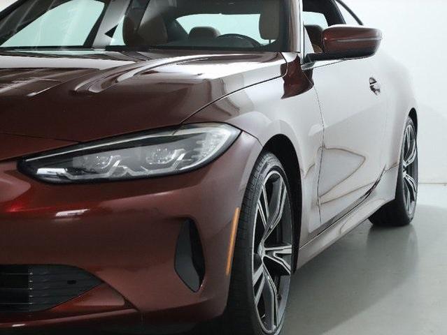 Photo of 2022 Aventurin Red Metallic BMW 430