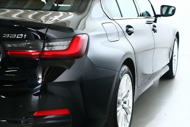 Photo of 2023 Jet Black BMW 330