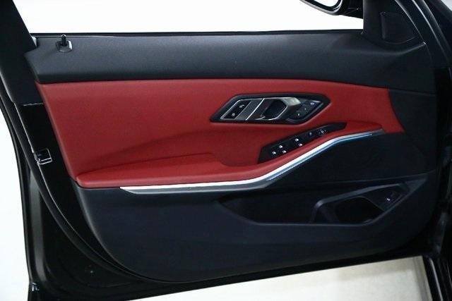 Photo of 2023 Jet Black BMW 330