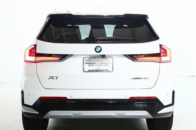 Photo of 2023 Alpine White BMW X1