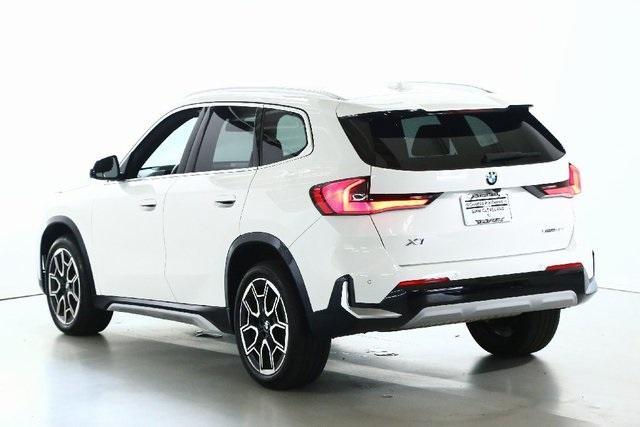 Photo of 2023 Alpine White BMW X1