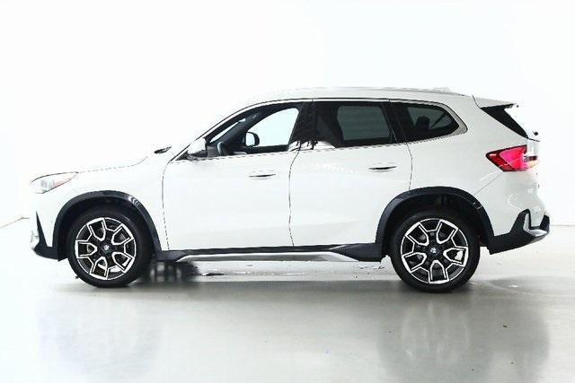Photo of 2023 Alpine White BMW X1