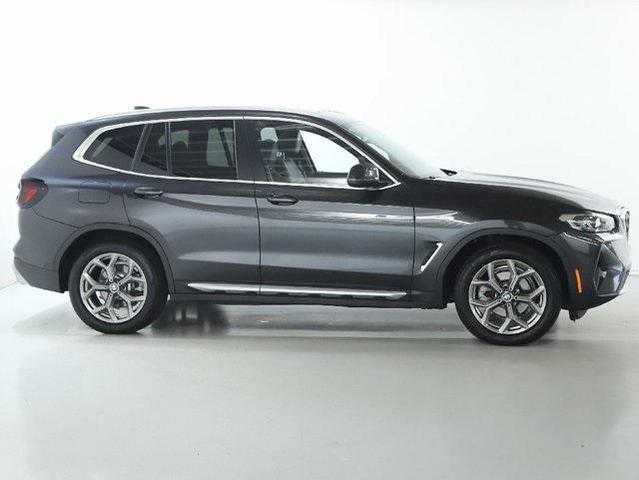 Photo of 2022 Dark Graphite Metallic BMW X3