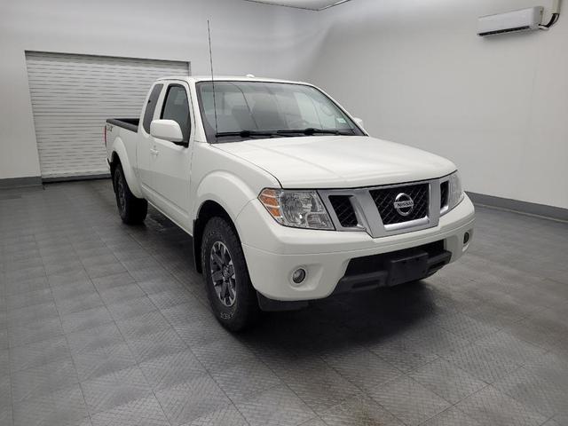 Photo of 2014 Glacier White Nissan Frontier