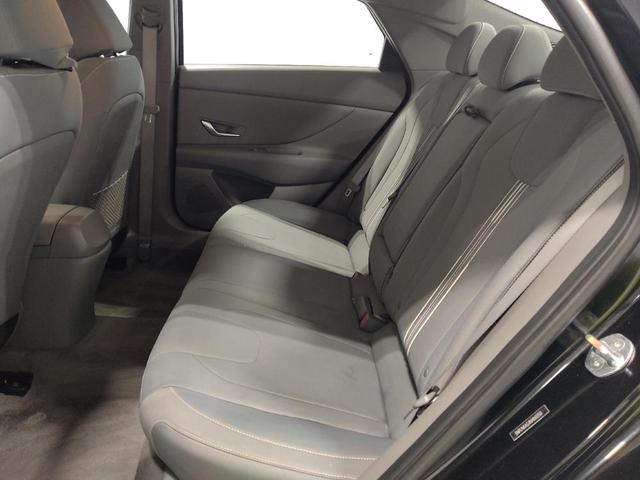 Photo of 2022 Phantom Black Hyundai ELANTRA