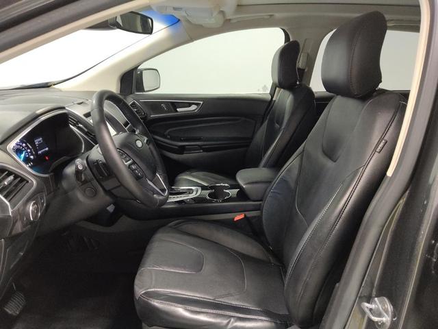 Photo of 2016 Magnetic Metallic Ford Edge