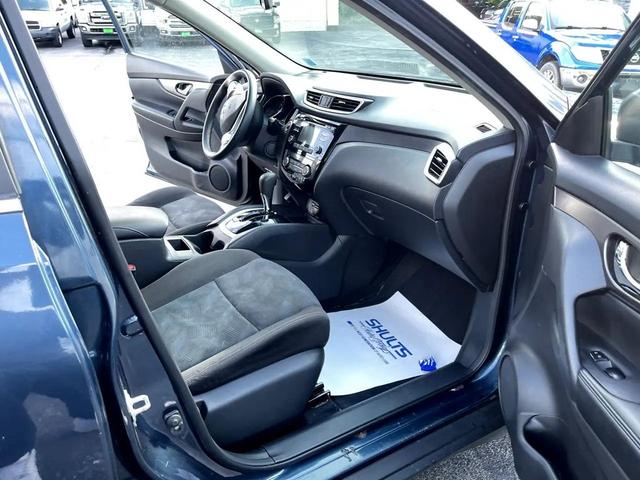 Photo of 2015 Arctic Blue Metallic Nissan Rogue