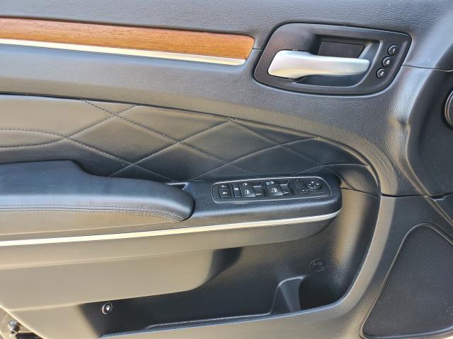 Photo of 2015 Phantom Black Tri Coat Pearl Chrysler 300C
