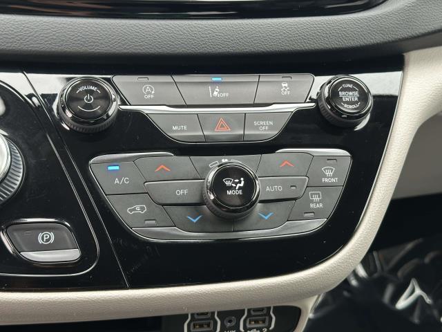 Photo of 2022 Bright White Clearcoat Chrysler Pacifica