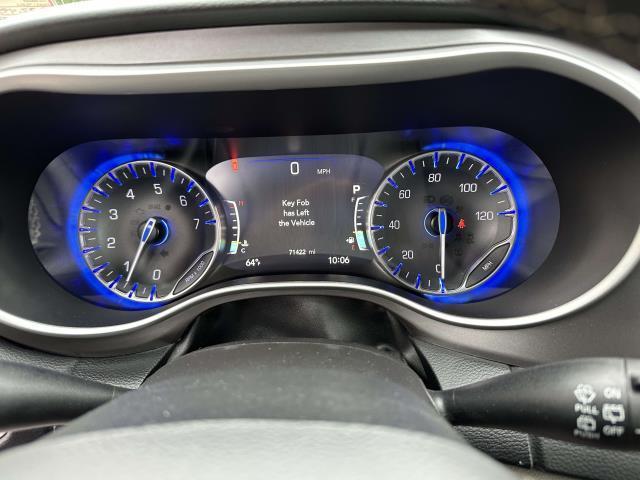 Photo of 2022 Bright White Clearcoat Chrysler Pacifica
