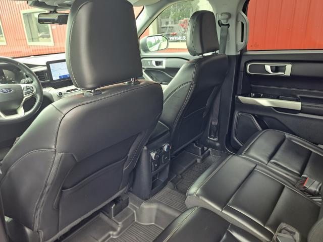 Photo of 2021 Black Ford Explorer