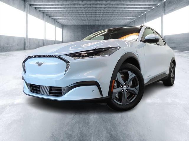 Photo of 2022 White Ford Mustang Mach-E