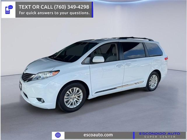 Photo of 2013 Super White Toyota Sienna