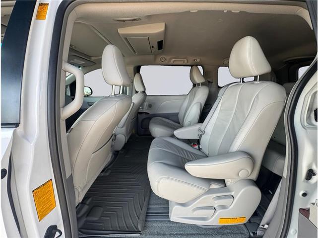 Photo of 2013 Super White Toyota Sienna