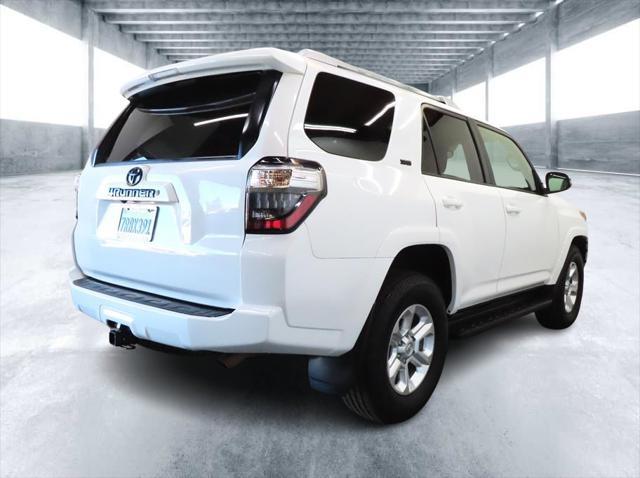 Photo of 2016 Super White Toyota 4Runner