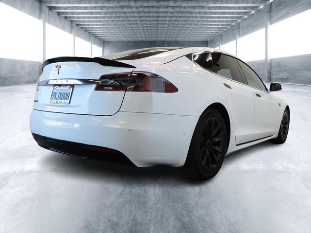 Photo of 2016 White Tesla Model S