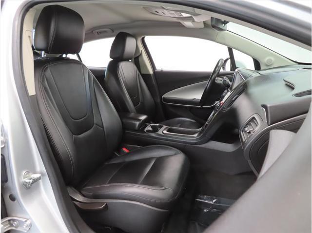 Photo of 2014 Silver Ice Metallic Chevrolet Volt