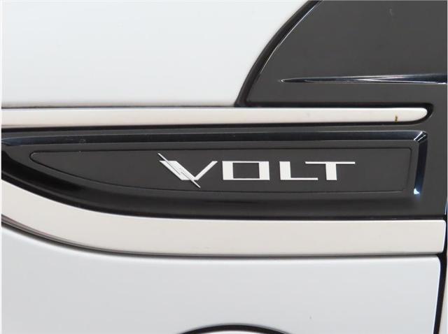 Photo of 2014 Silver Ice Metallic Chevrolet Volt