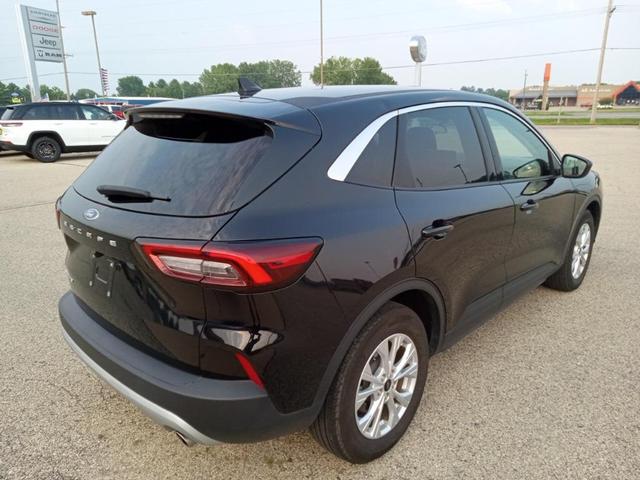Photo of 2024 Agate Black Metallic Ford Escape