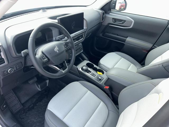 Photo of 2025 Oxford White Ford Bronco Sport