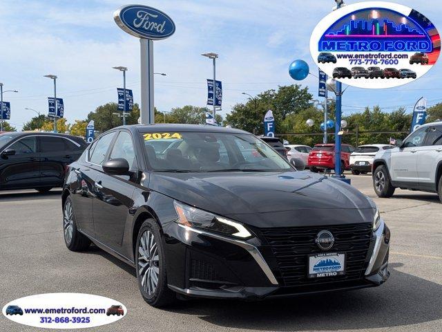 Photo of 2024 Super Black Nissan Altima