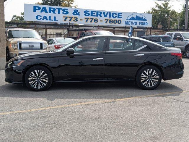Photo of 2024 Super Black Nissan Altima