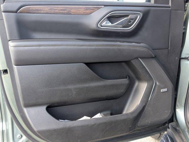 Photo of 2023 Silver Sage Metallic Chevrolet Suburban