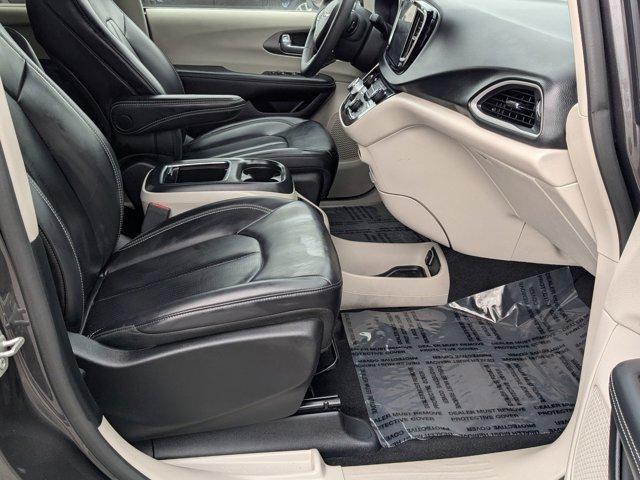 Photo of 2023 Granite Crystal Clearcoat Metallic Chrysler Pacifica