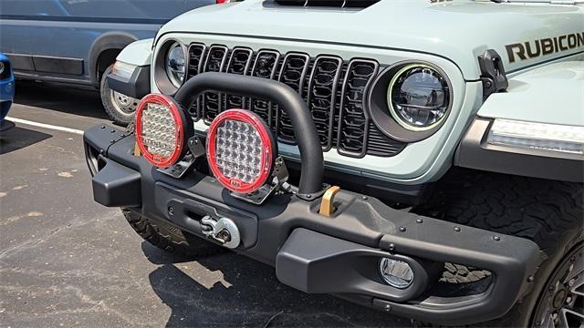 Photo of 2024 Earl Clearcoat Jeep Wrangler