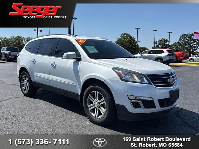 Photo of 2017 Iridescent Pearl Tricoat Chevrolet Traverse