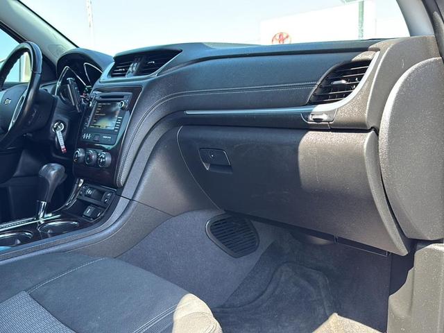 Photo of 2017 Iridescent Pearl Tricoat Chevrolet Traverse