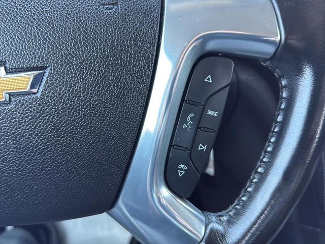 Photo of 2017 Iridescent Pearl Tricoat Chevrolet Traverse
