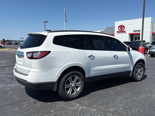Photo of 2017 Iridescent Pearl Tricoat Chevrolet Traverse