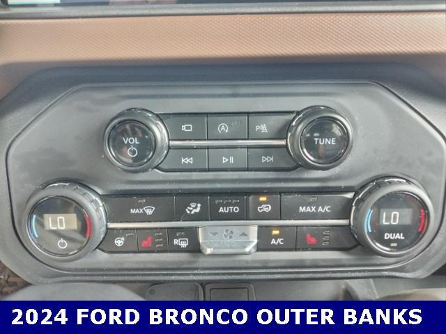 Photo of 2024 Hot Pepper Red Metallic Tinted Clearcoat Ford Bronco