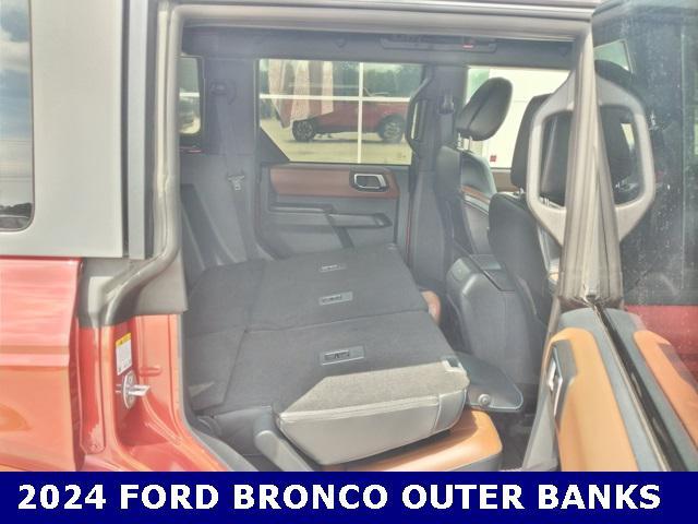 Photo of 2024 Hot Pepper Red Metallic Tinted Clearcoat Ford Bronco