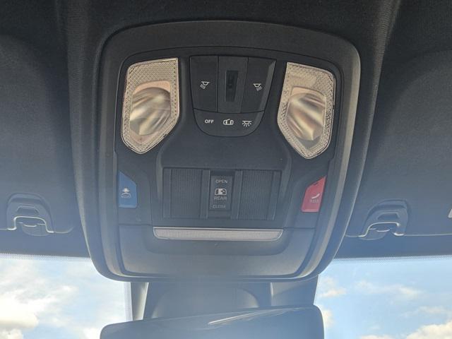 Photo of 2021 Diamond Black Crystal Pearlcoat RAM 1500
