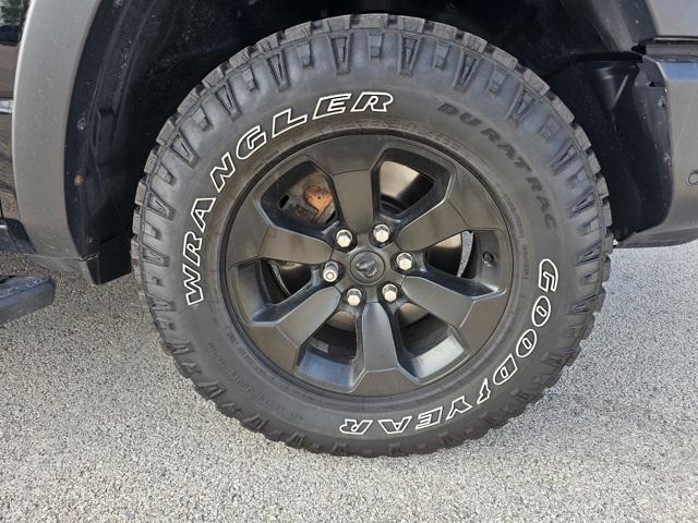 Photo of 2021 Diamond Black Crystal Pearlcoat RAM 1500